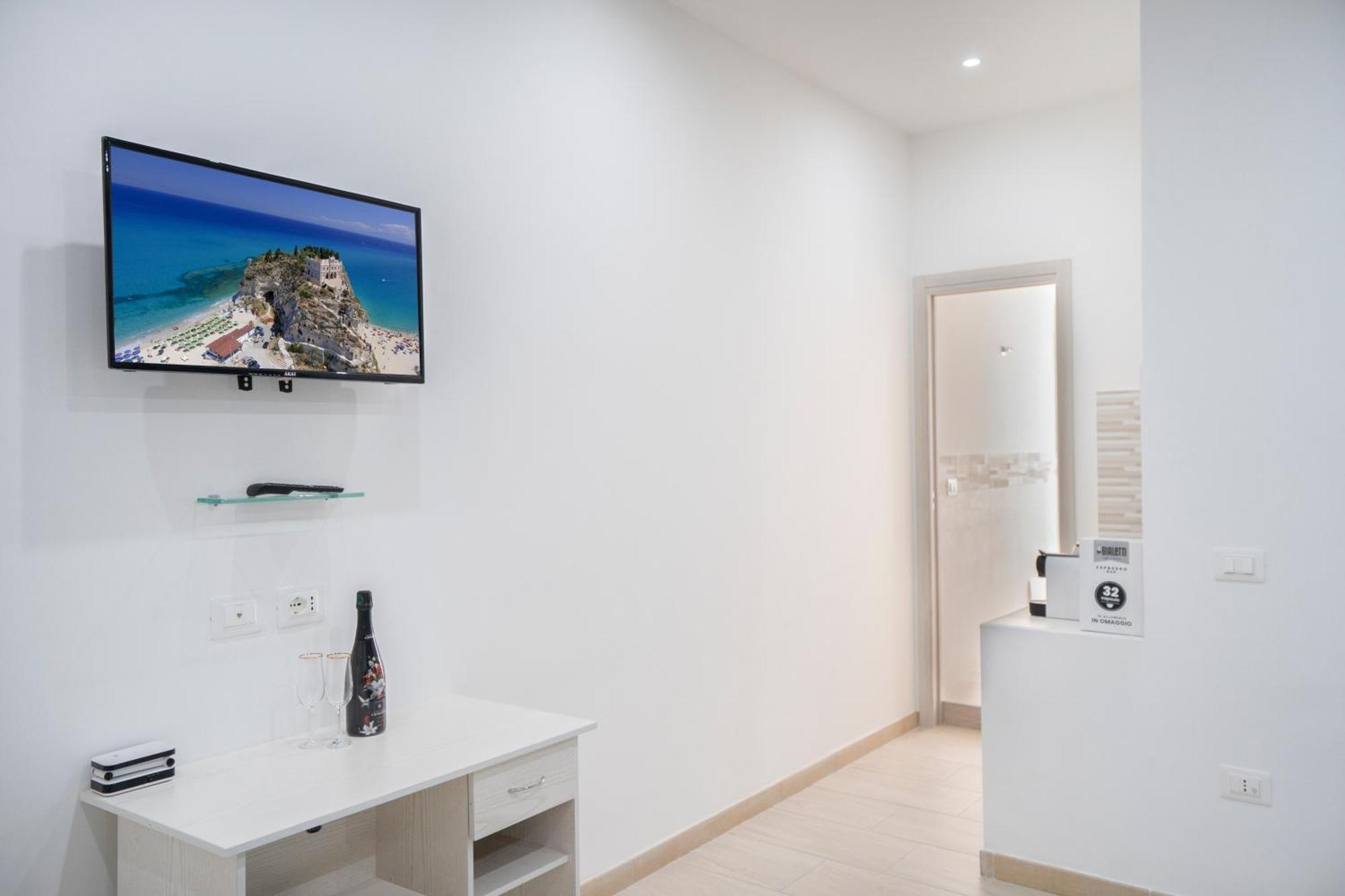 Saverio'S Apartment โตรเปอา ภายนอก รูปภาพ